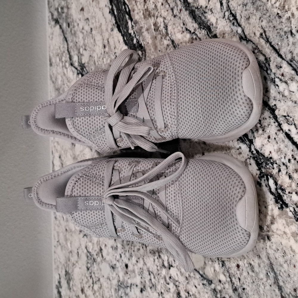 Women's Size 8 Adias CloudFoam